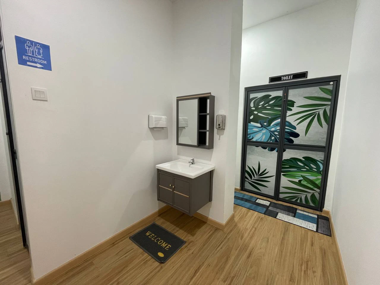 klinik diana restroom and toilet